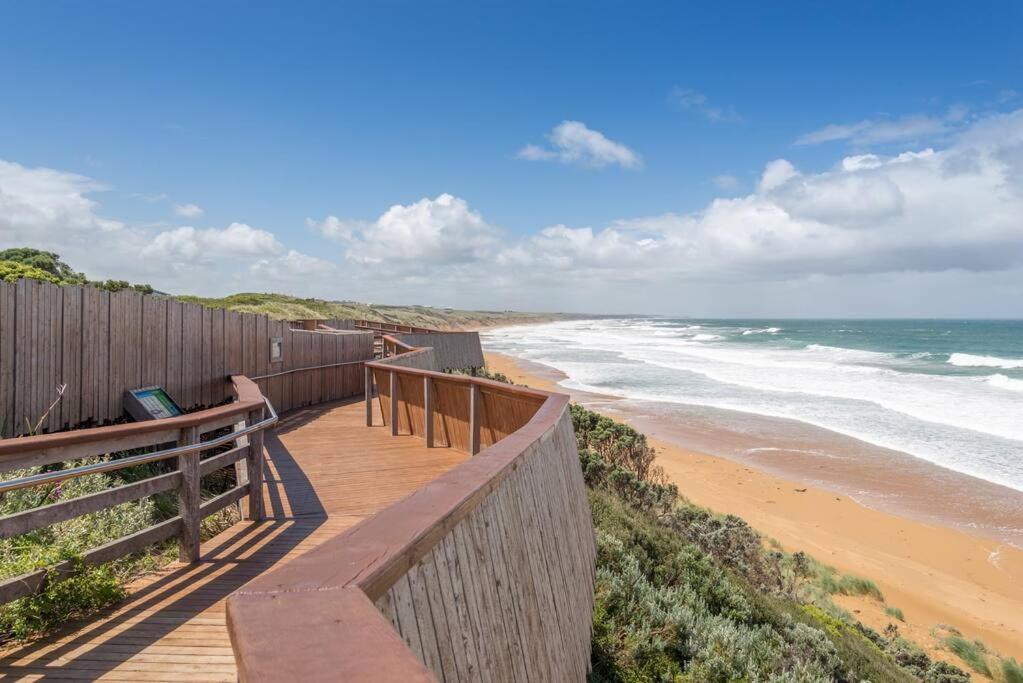 Logans Beach Apartments - The Loft วอร์นามบูล ภายนอก รูปภาพ